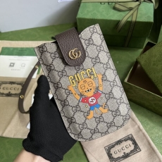 Gucci Clutch Bags